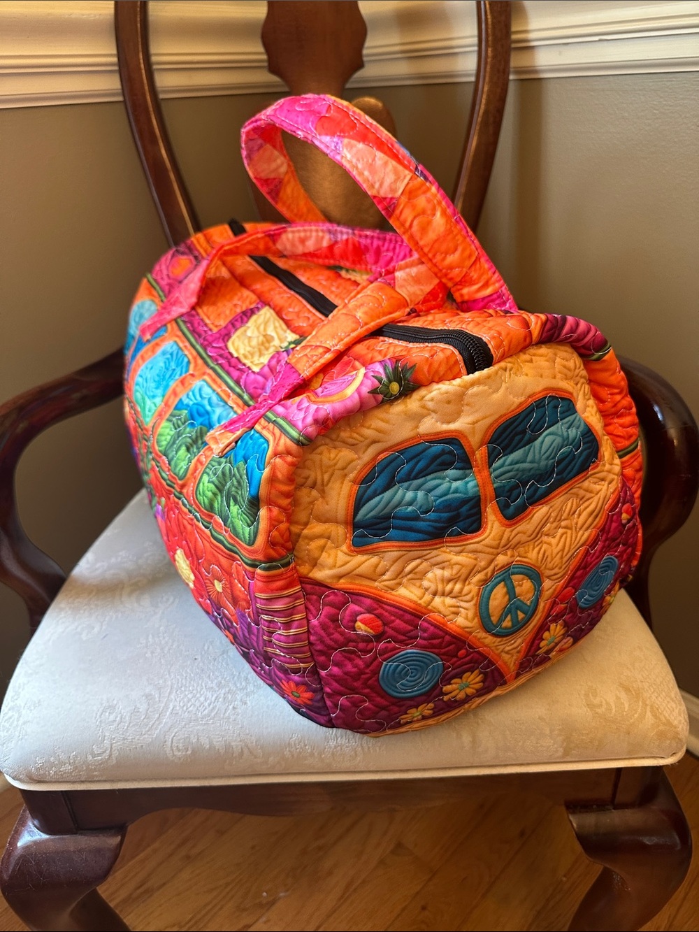 VW Volkswagen Bus Camper Micro-bus quilted duffel bag, zip top, like new W